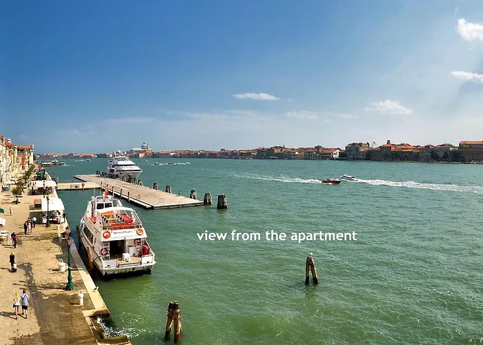 WONDERFUL-CANAL-VIEW 4pax Wi-Fi aircond